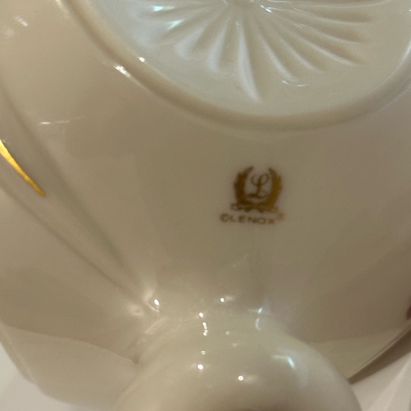 Lenox China 1984 Annual Christmas Ornament - Picture 4 of 4